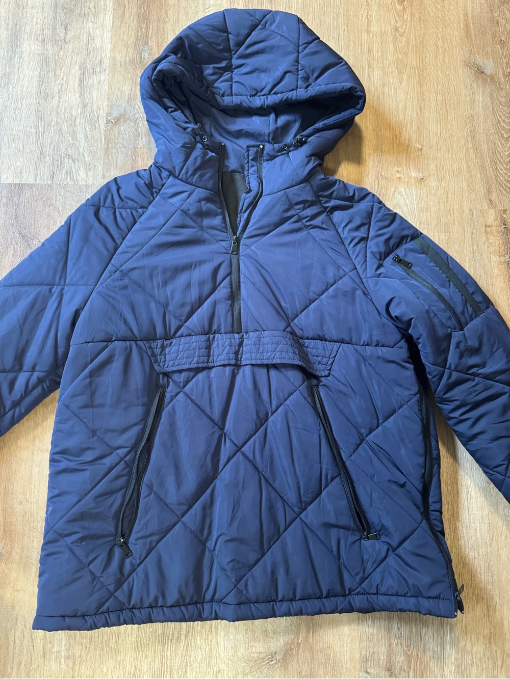 Quilted Hooded Puffer Jacket in Navy - Picture 4 of 11